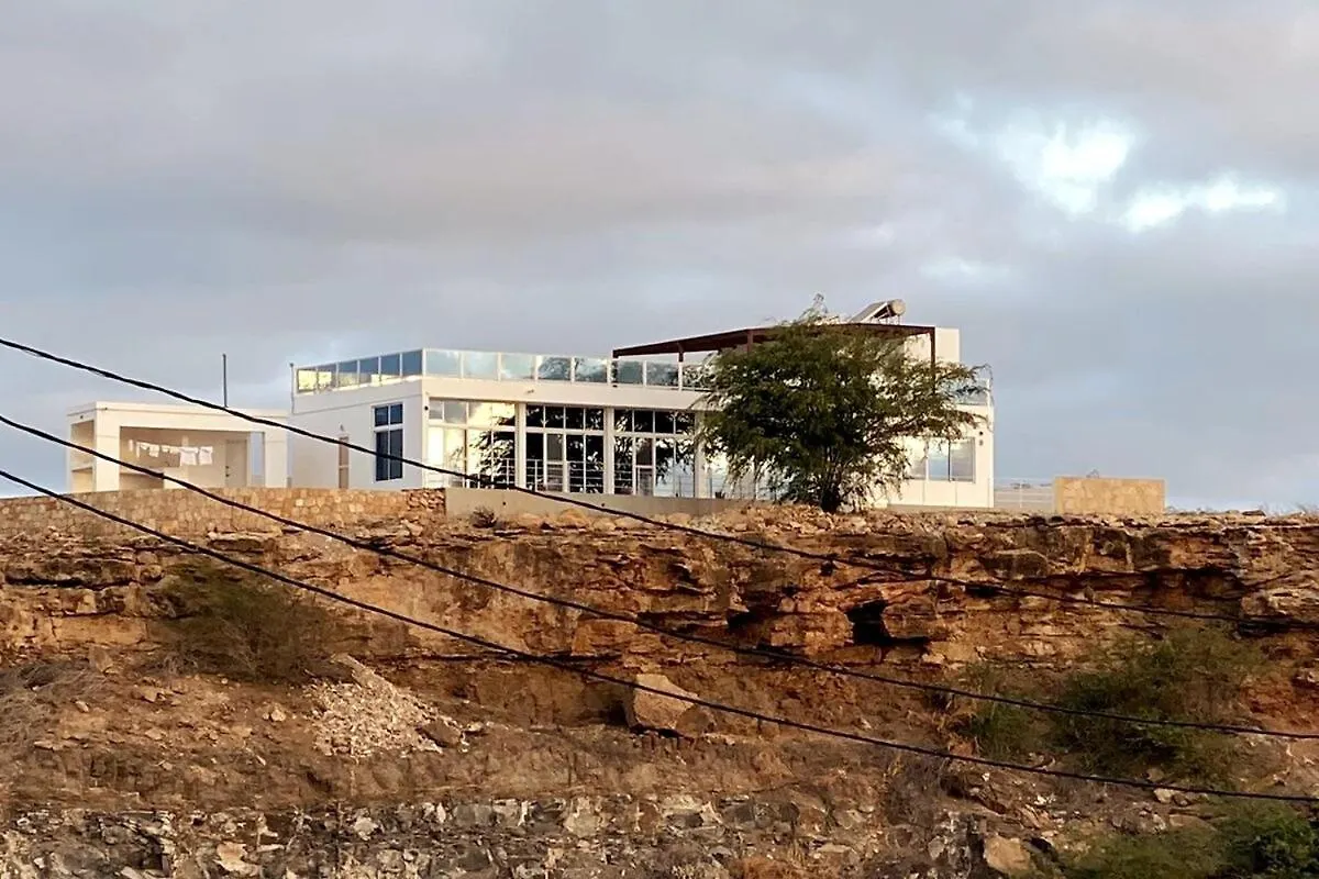 1Bed Luxury Penthouse With Beach Access , 360 Ocean Views , Delectable Meals Options, Laundry, High Speed Internet Calheta